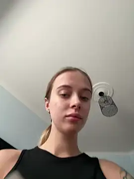 Snapshot of enjoy_my_beauty chatting on 06-27-26, 06:29 enjoy my beauty online show from 06-27-26, 06:29