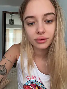 Snapshot of enjoy_my_beauty chatting on 06-30-26, 06:25 enjoy my beauty online show from 06-30-26, 06:25