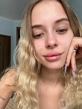 Snapshot of enjoy_my_beauty chatting on 07-18-26, 06:17 enjoy my beauty online show from 07-18-26, 06:17