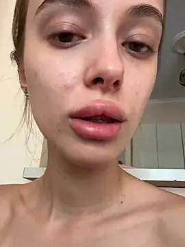 Snapshot of enjoy_my_beauty chatting on 07-19-26, 06:39 enjoy my beauty online show from 07-19-26, 06:39