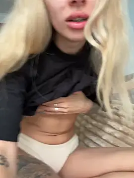 Snapshot of enjoy_my_beauty chatting on 07-20-26, 06:06 enjoy my beauty online show from 07-20-26, 06:06