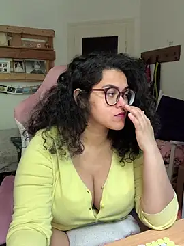 Curvydesifromgermany online show from 05-07-26, 01:16