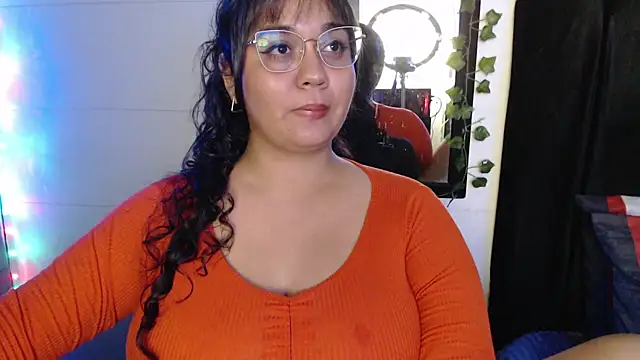 Snapshot of Alezapark chatting on 06-23-26, 01:36 Alezapark online show from 06-23-26, 01:36