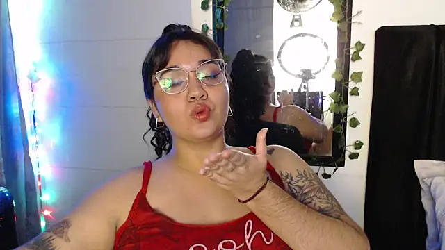 Snapshot of Alezapark chatting on 06-28-26, 04:40 Alezapark online show from 06-28-26, 04:40