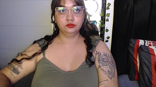 Snapshot of Alezapark chatting on 07-21-26, 01:52 Alezapark online show from 07-21-26, 01:52