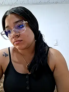 -VICKKY online show from 05-19-26, 01:28