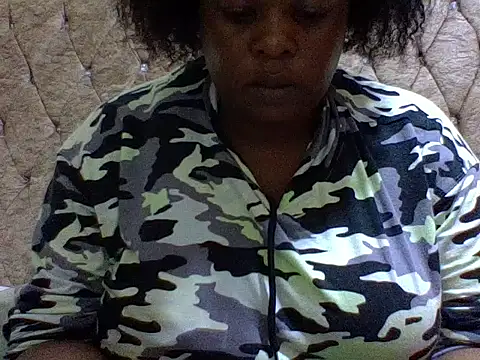 zoey10 online show from 12-14-25, 08:02