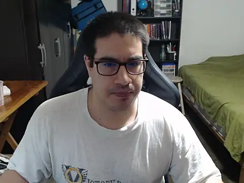 Snapshot of thealfawolf01 chatting on 06-25-26, 11:09 thealfawolf01 online show from 06-25-26, 11:09