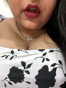 smile pretty online show from 10-16-25, 06:42