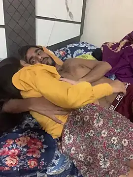 hottiess69 online show from 03-04-25, 06:29