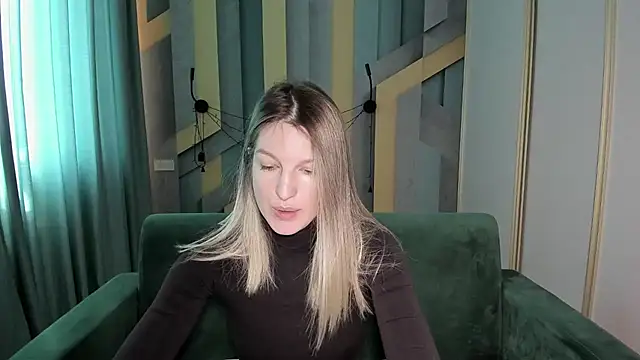 EmilyWalkeri online show from 04-28-26, 06:40