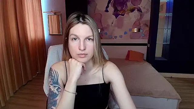 EmilyWalkeri online show from 05-31-26, 06:21