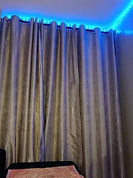 Snapshot of C-yoyo chatting on 04-12-26, 09:42 C-yoyo online show from 04-12-26, 09:42