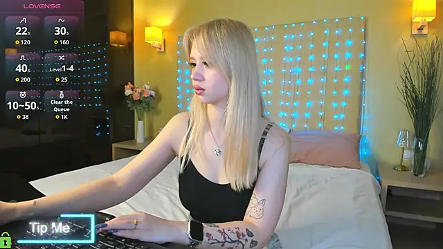 Valerie Woods online show from 05-19-26, 01:11