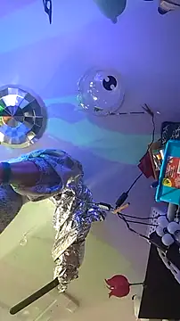 gurlnips online show from 01-18-26, 04:05