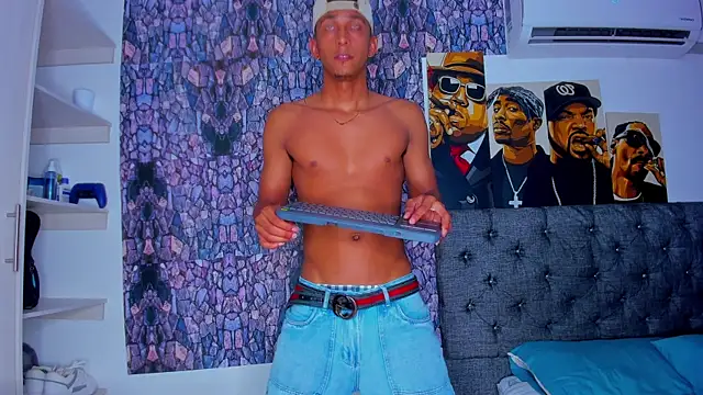 dominic smith  online show from 02-06-25, 01:05