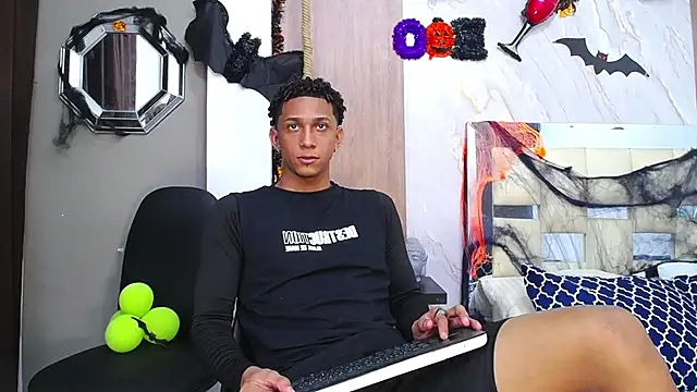 dominic smith  online show from 10-28-25, 10:45