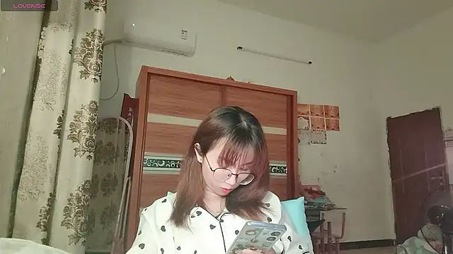Lili 666 online show from 05-17-26, 05:42