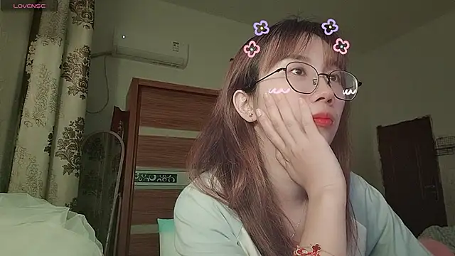 Lili 666 online show from 05-19-26, 04:13