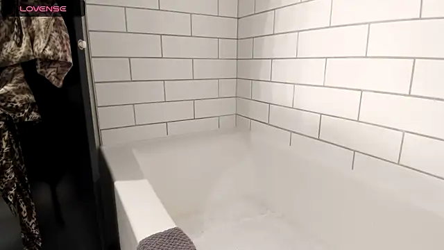 ImLeanneLawson online show from 01-06-26, 03:10