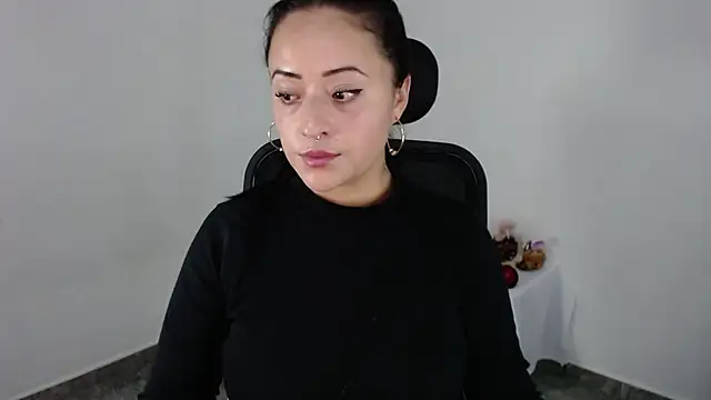 jjulietha95 online show from 07-11-26, 12:13