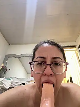 Snapshot of miss_hanna07 chatting on 03-25-26, 02:01 miss hanna07 online show from 03-25-26, 02:01