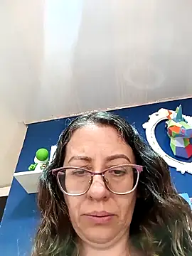 Snapshot of miss_hanna07 chatting on 04-07-26, 04:40 miss hanna07 online show from 04-07-26, 04:40