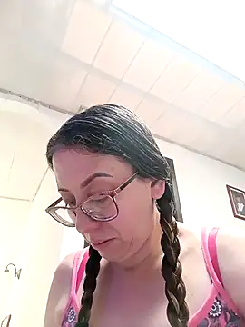 Snapshot of miss_hanna07 chatting on 04-11-26, 04:11 miss hanna07 online show from 04-11-26, 04:11