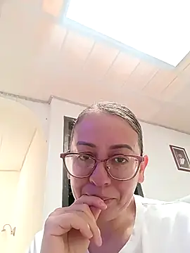 Snapshot of miss_hanna07 chatting on 04-13-26, 02:11 miss hanna07 online show from 04-13-26, 02:11