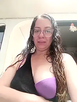 Snapshot of miss_hanna07 chatting on 04-15-26, 04:03 miss hanna07 online show from 04-15-26, 04:03