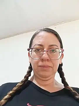 Snapshot of miss_hanna07 chatting on 06-10-26, 04:28 miss hanna07 online show from 06-10-26, 04:28