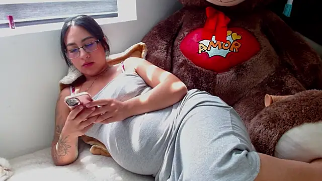 Snapshot of mistress_aryya chatting on 02-12-25, 06:30 mistress aryya online show from 02-12-25, 06:30