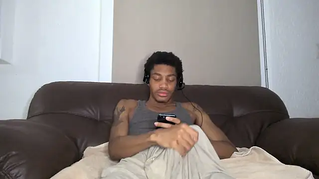 Snapshot of Skinnyblackman chatting on 07-25-26, 03:15 Skinnyblackman online show from 07-25-26, 03:15