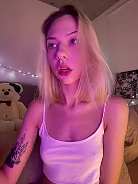 Snapshot of _urbestie_ chatting on 07-07-26, 10:36 urbestie online show from 07-07-26, 10:36