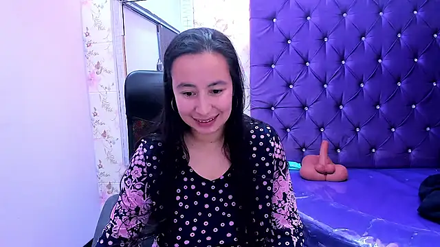 NaomyPrinces online show from 06-17-26, 02:18