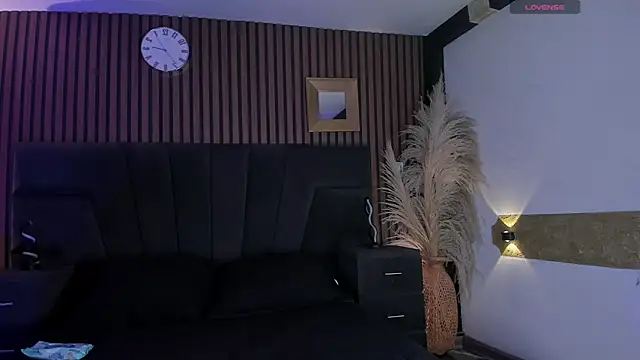 Melany Luv online show from 04-10-26, 09:30