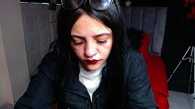 Violettasquirt online show from 03-20-26, 01:38