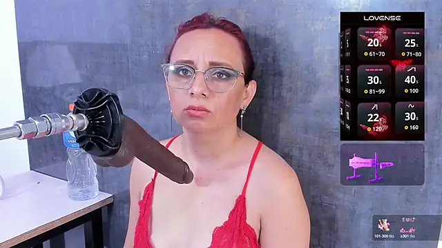 Snapshot of Issys_milf chatting on 03-11-26, 12:00 Issys milf online show from 03-11-26, 12:00