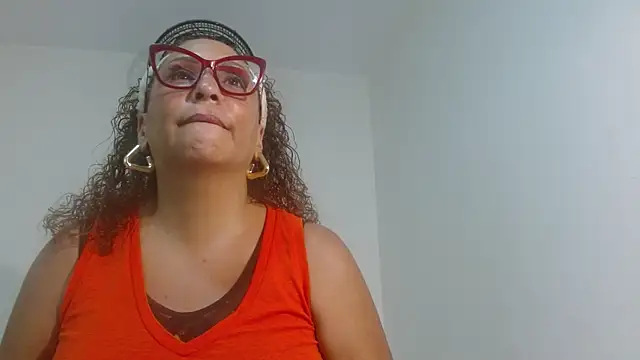 Snapshot of EvaMills1 chatting on 01-17-26, 08:34 EvaMills1 online show from 01-17-26, 08:34