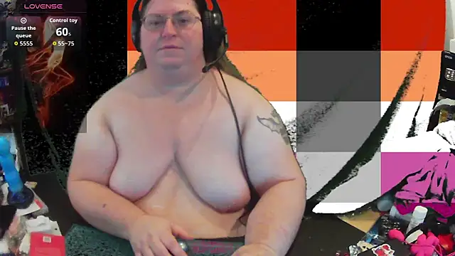 Snapshot of ShibariTurtleDuck chatting on 06-18-26, 02:21 ShibariTurtleDuck online show from 06-18-26, 02:21