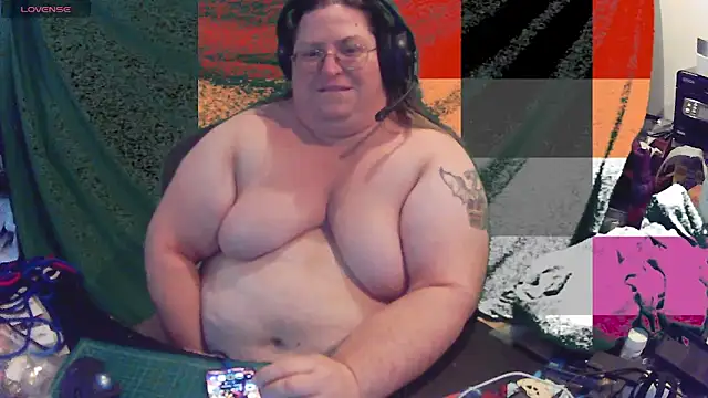 Snapshot of ShibariTurtleDuck chatting on 06-19-26, 05:17 ShibariTurtleDuck online show from 06-19-26, 05:17