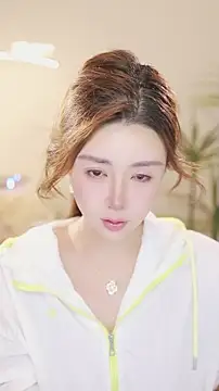 Snapshot of Qiaoqiao_ chatting on 06-08-26, 03:56 Qiaoqiao online show from 06-08-26, 03:56