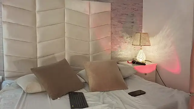 Luisa0110 online show from 02-25-26, 05:00