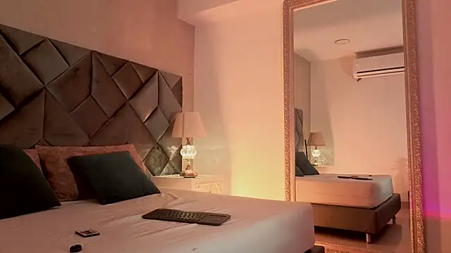 Luisa0110 online show from 04-08-26, 07:25