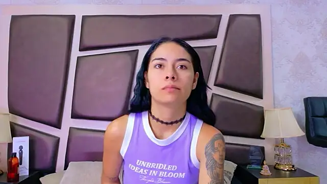 Snapshot of NicoleEsposito chatting on 06-20-26, 12:41 NicoleEsposito online show from 06-20-26, 12:41
