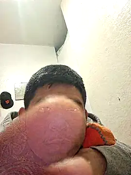 uziel2345 online show from 04-16-26, 03:24