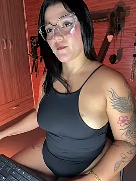 Snapshot of yey_bdsm chatting on 05-07-26, 04:56 yey bdsm online show from 05-07-26, 04:56
