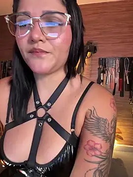 Snapshot of yey_bdsm chatting on 06-30-26, 05:58 yey bdsm online show from 06-30-26, 05:58