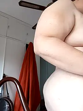 Sole Love online show from 11-30-25, 05:28