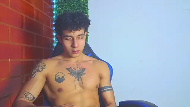 Demitryo online show from 02-19-26, 06:42